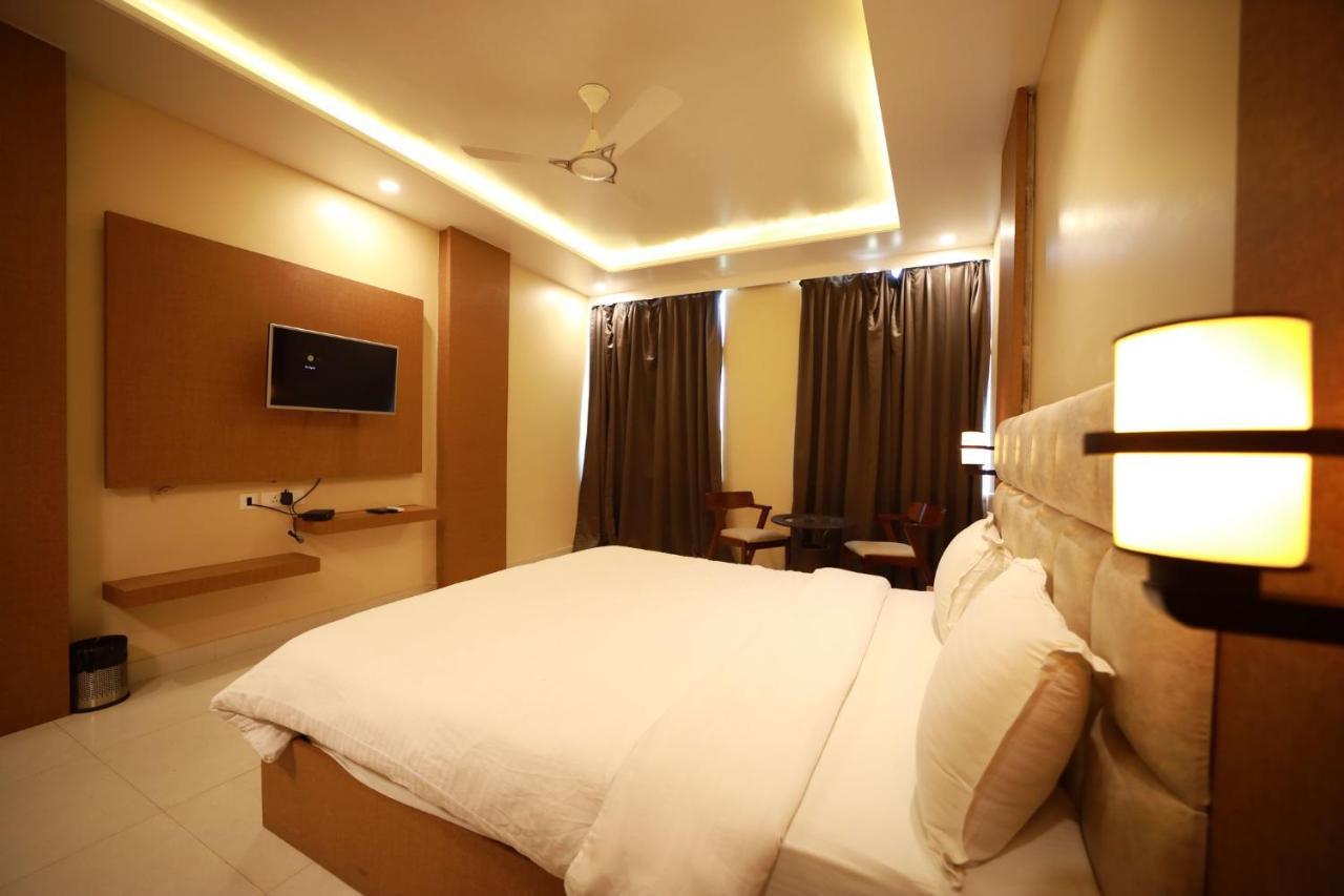 Hotel Neerja Inn Divisione di Divisione di Jaipur Esterno foto