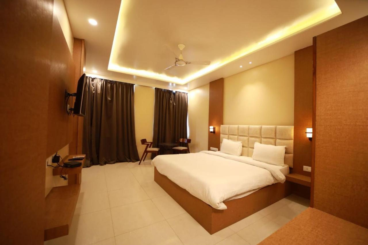 Hotel Neerja Inn Divisione di Divisione di Jaipur Esterno foto