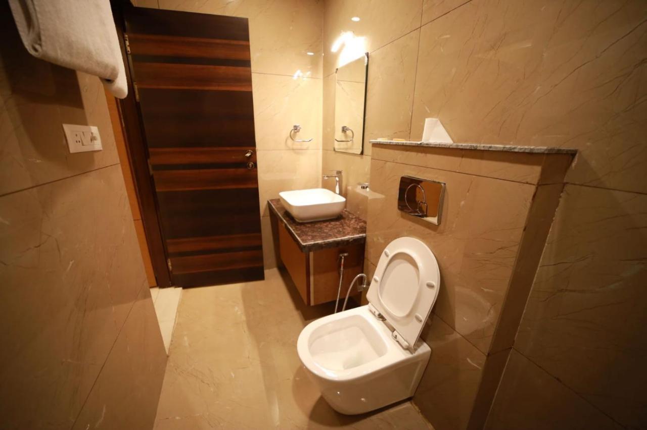 Hotel Neerja Inn Divisione di Divisione di Jaipur Esterno foto