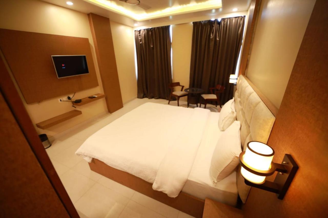 Hotel Neerja Inn Divisione di Divisione di Jaipur Esterno foto